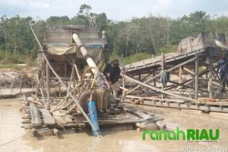 Warga Menunggu Tindakan Tegas Polres Kuansing Untuk Menindak Puluhan Rakit PETI di Desa Pulau Bayur